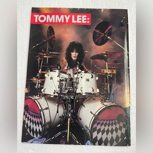 Tommy Lee pinup